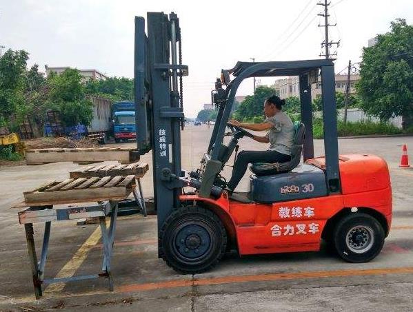 叉車2.jpg